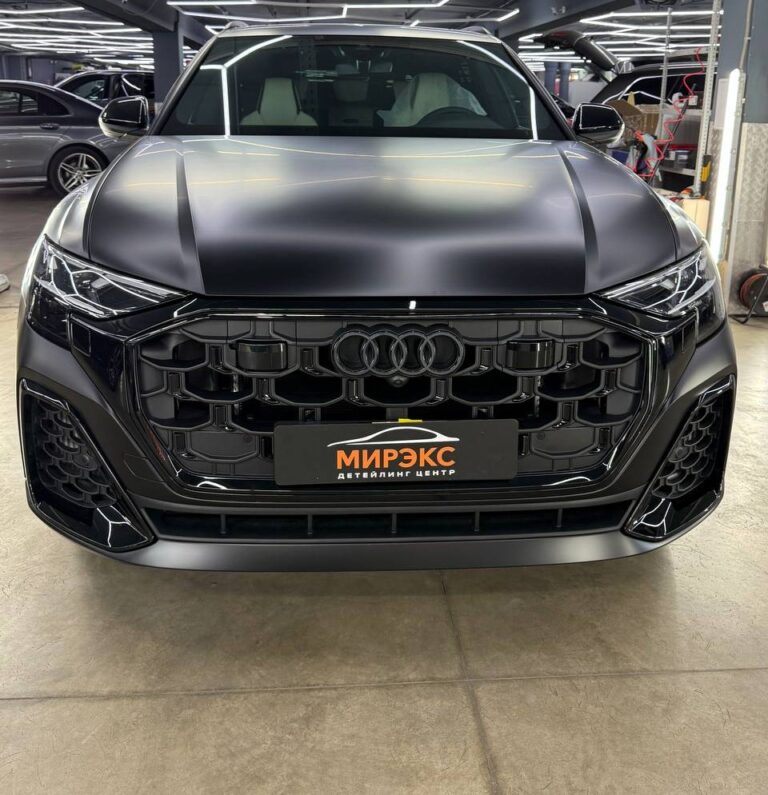 Полная защита кузова Audi SQ8: Оклеили весь автомобиль в премиальную матовую полиуретановую пленку Spectroll в детейлинг центре МИРЭКС